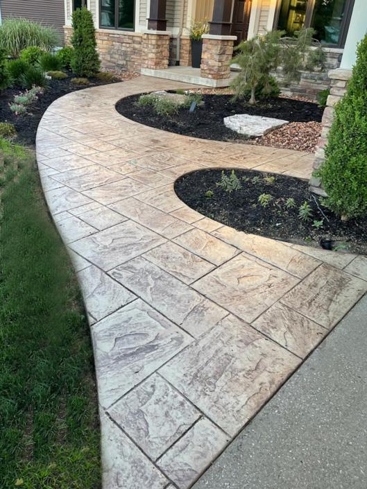 Decorative custom concrete sidewalks and patios in Grand Rapids MI - uisconcretegr.com